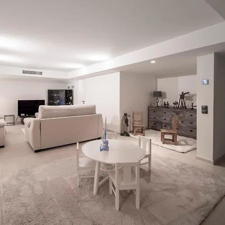Villa Ref 2154 - Provencale To Rent *